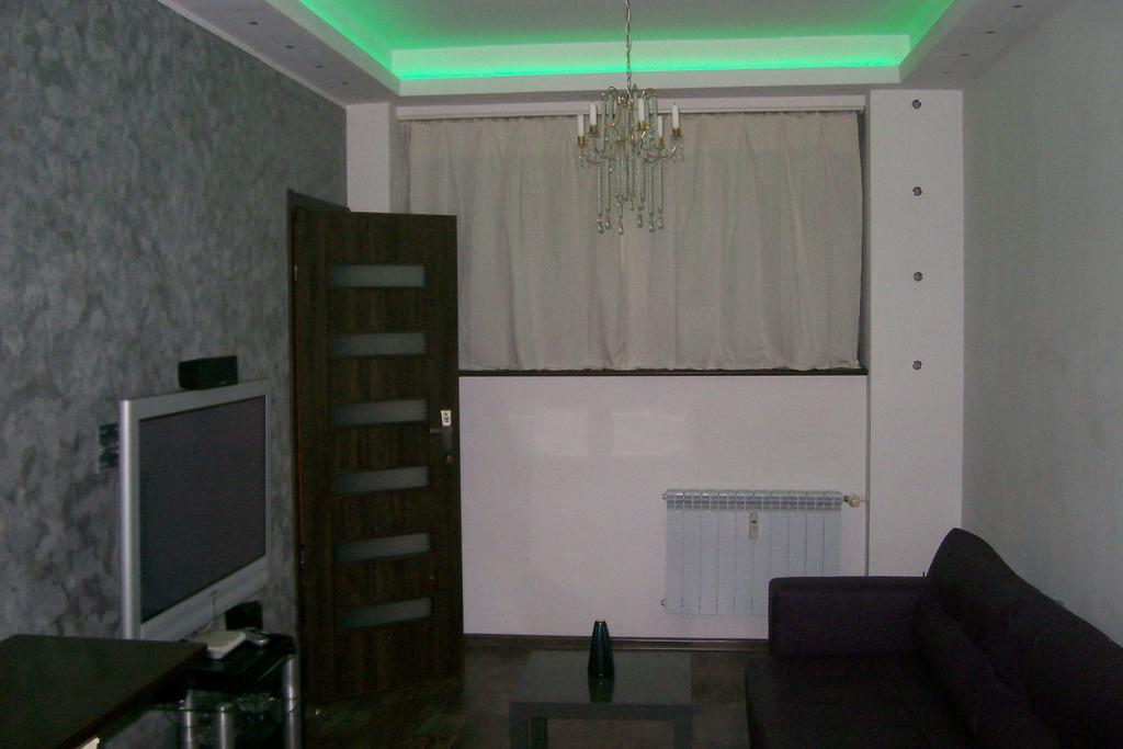Apartament Neon Gdynia Bilik gambar